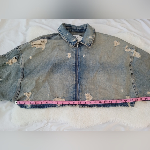 NWT Zara Distressed Cropped Jean Jacket size small 100% Cotton - Picture 2 of 9